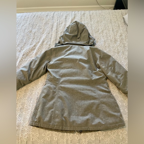 Large Eddie Bauer Grey Winter Coat - Picture 4 of 10